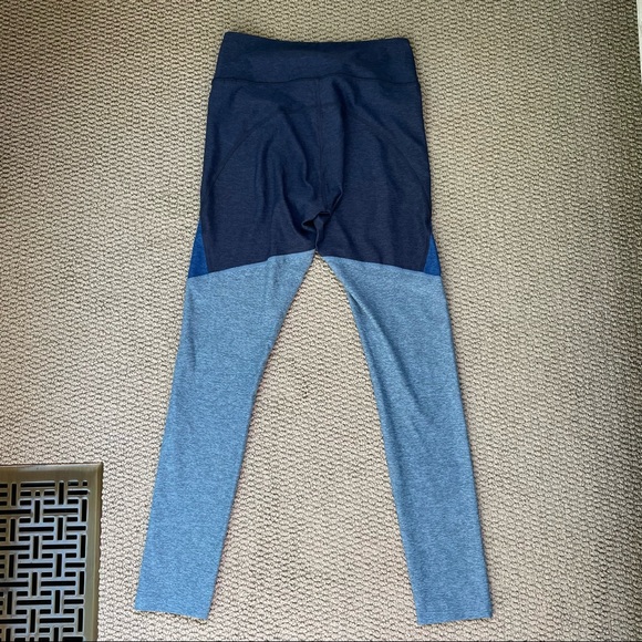 Outdoor Voices 7/8 Tri-Tone Warmup Leggings - Picture 4 of 5